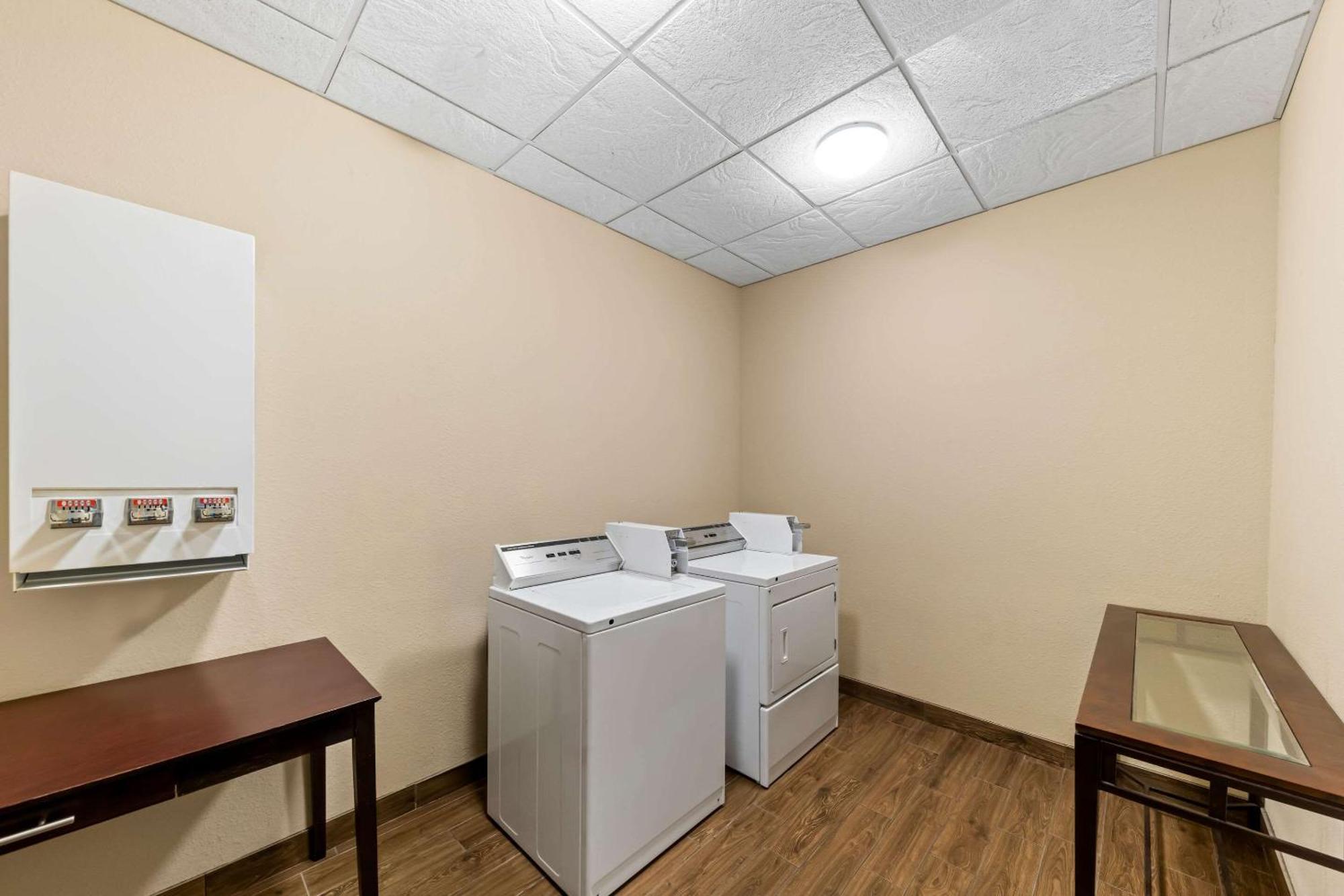 Comfort Inn & Suites Near Lake Lewisville Corinth Ngoại thất bức ảnh