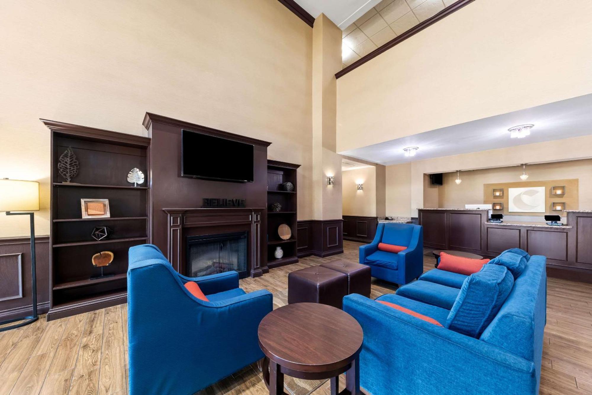 Comfort Inn & Suites Near Lake Lewisville Corinth Ngoại thất bức ảnh